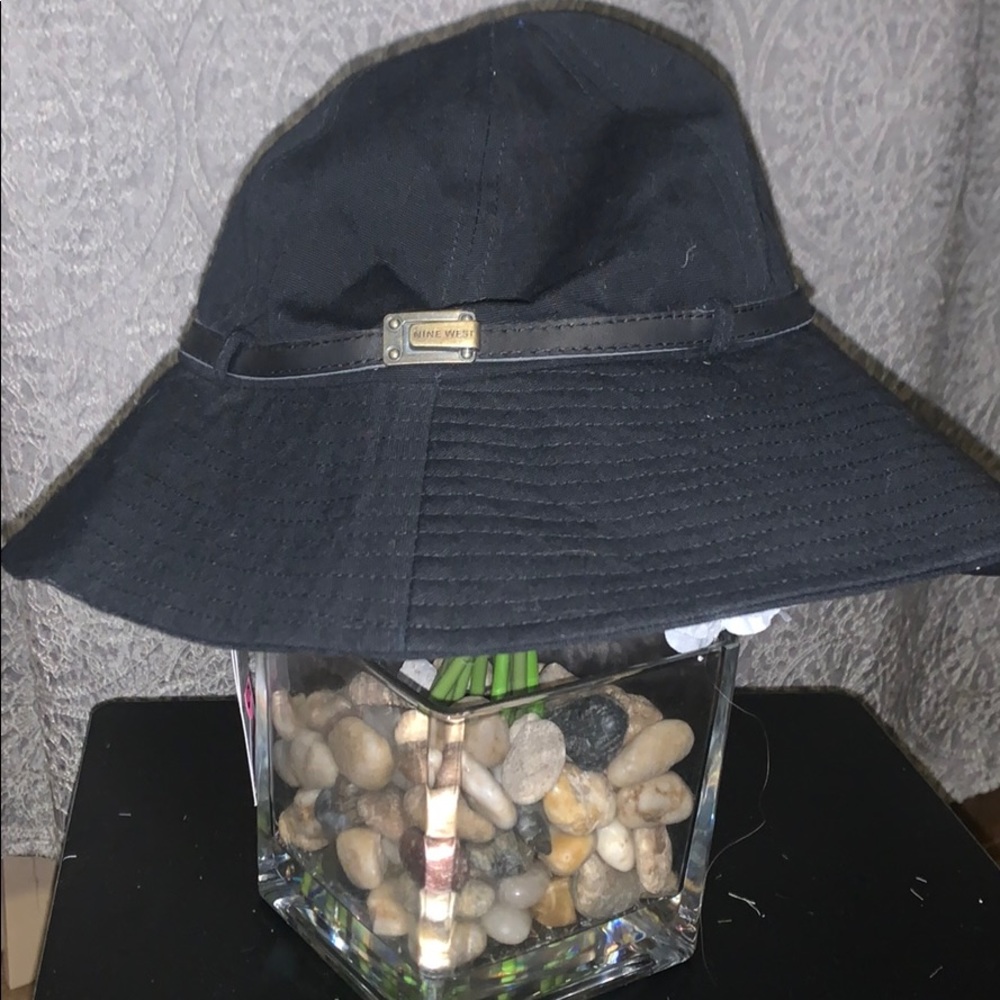 Nine West. Sun Safe Hat